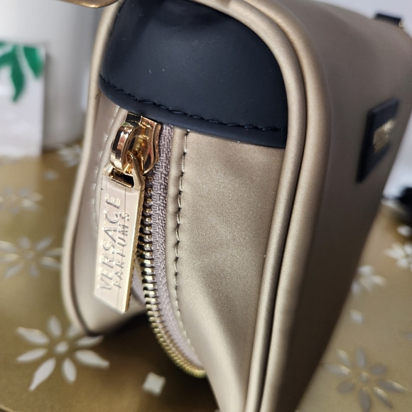 SALE! Versace Parfum Bag - NWOT cosmetic makeup convertible crossbody & chain - Picture 10 of 11